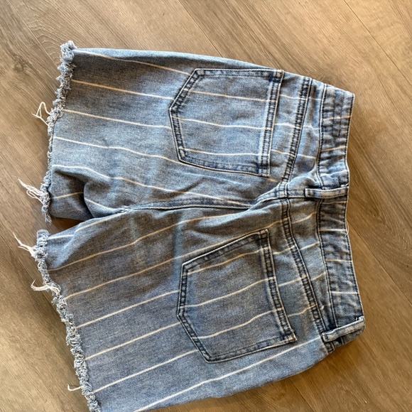 PacSun Denim Stripe Mom Jean Shorts size 26 - Picture 4 of 4